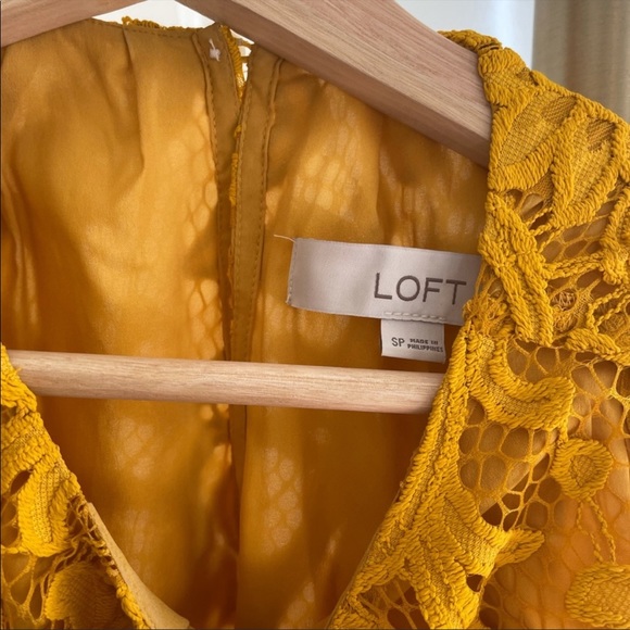 💕LOFT Lace Tank Bundle 💕 - Picture 7 of 7